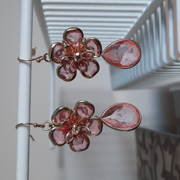 Pink Flower Dangle Earrings - Picture 1 of 3
